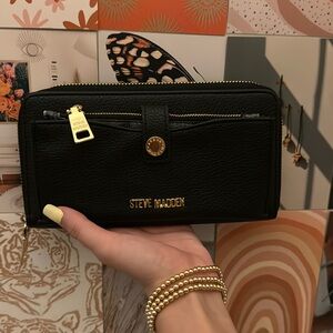 Black Steve Madden wallet
